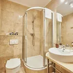 Appartamento Golden Hour Apartments- Avangard 35