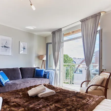 Golden Hour Apartments- Avangard 35